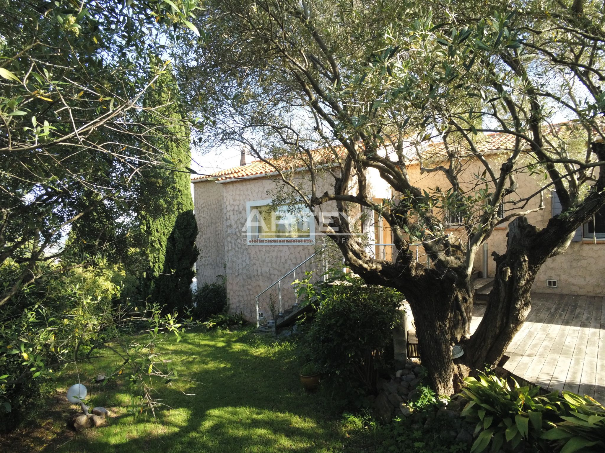 Maison-Villa - La Farlde 83210