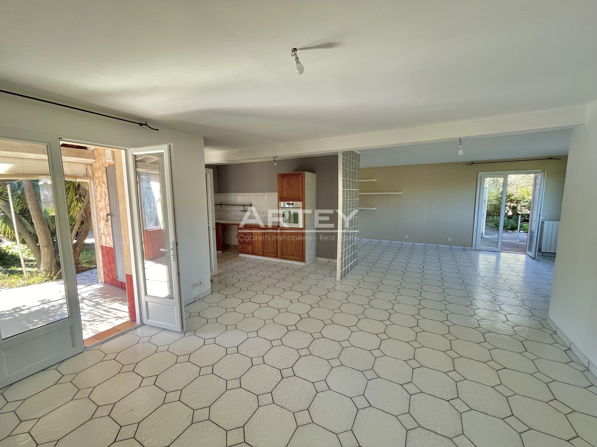 Maison-Villa - La Farlde 83210