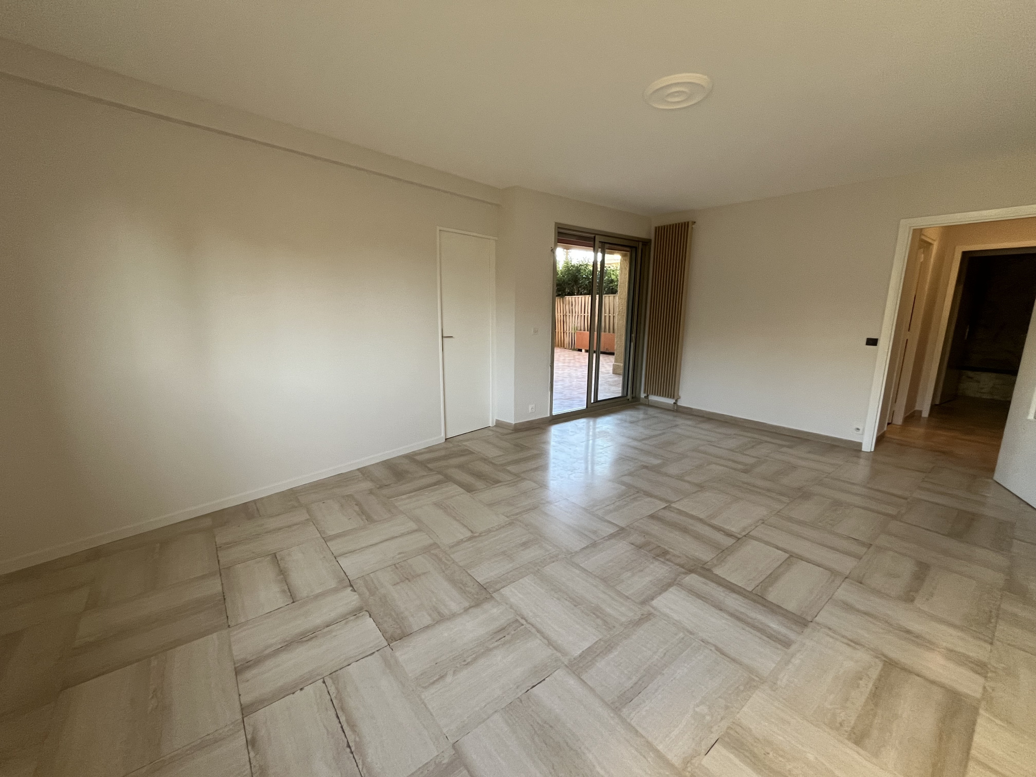 Apartment - Hy�res 83400