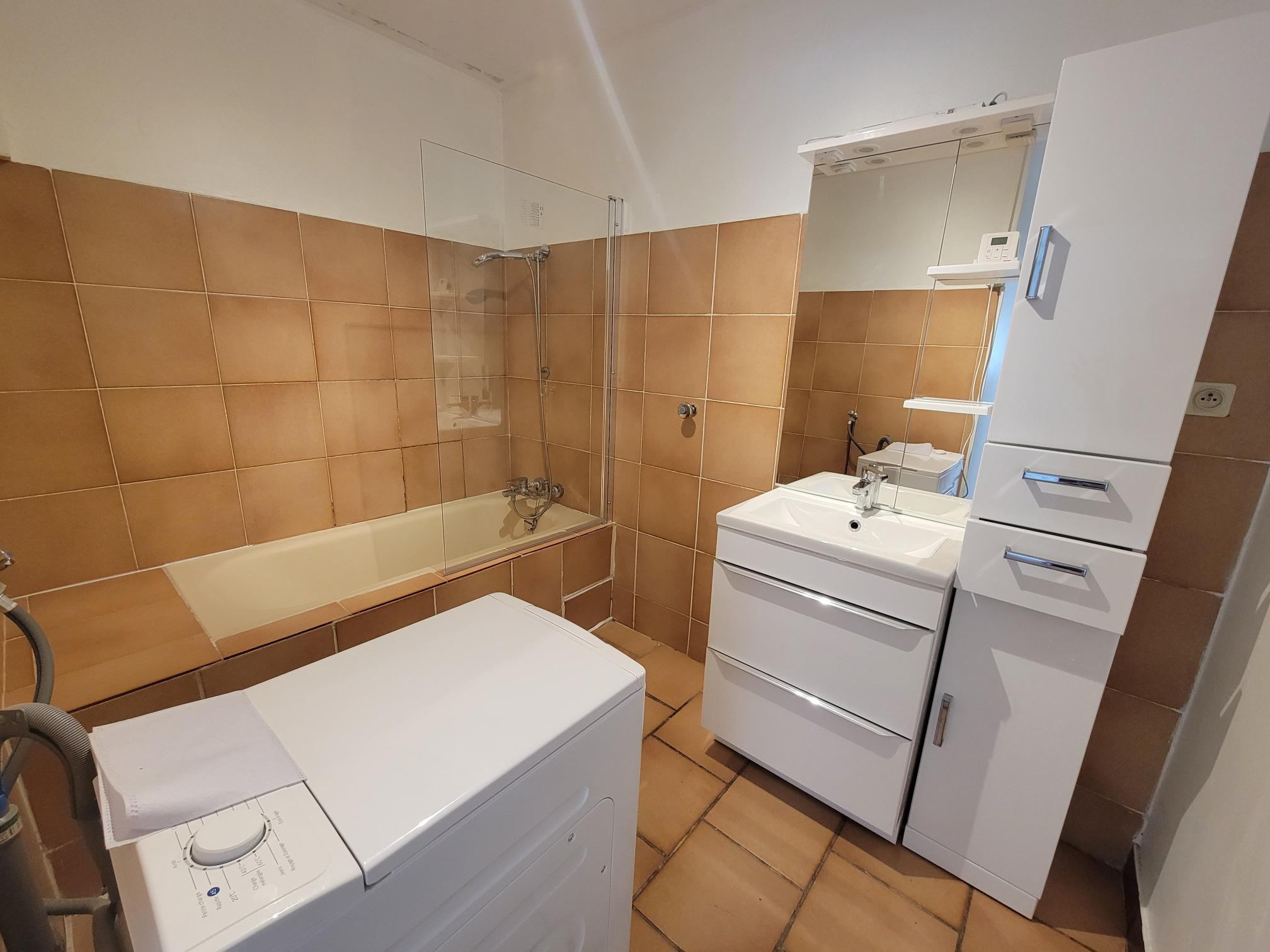 Apartment - Hy�res 83400