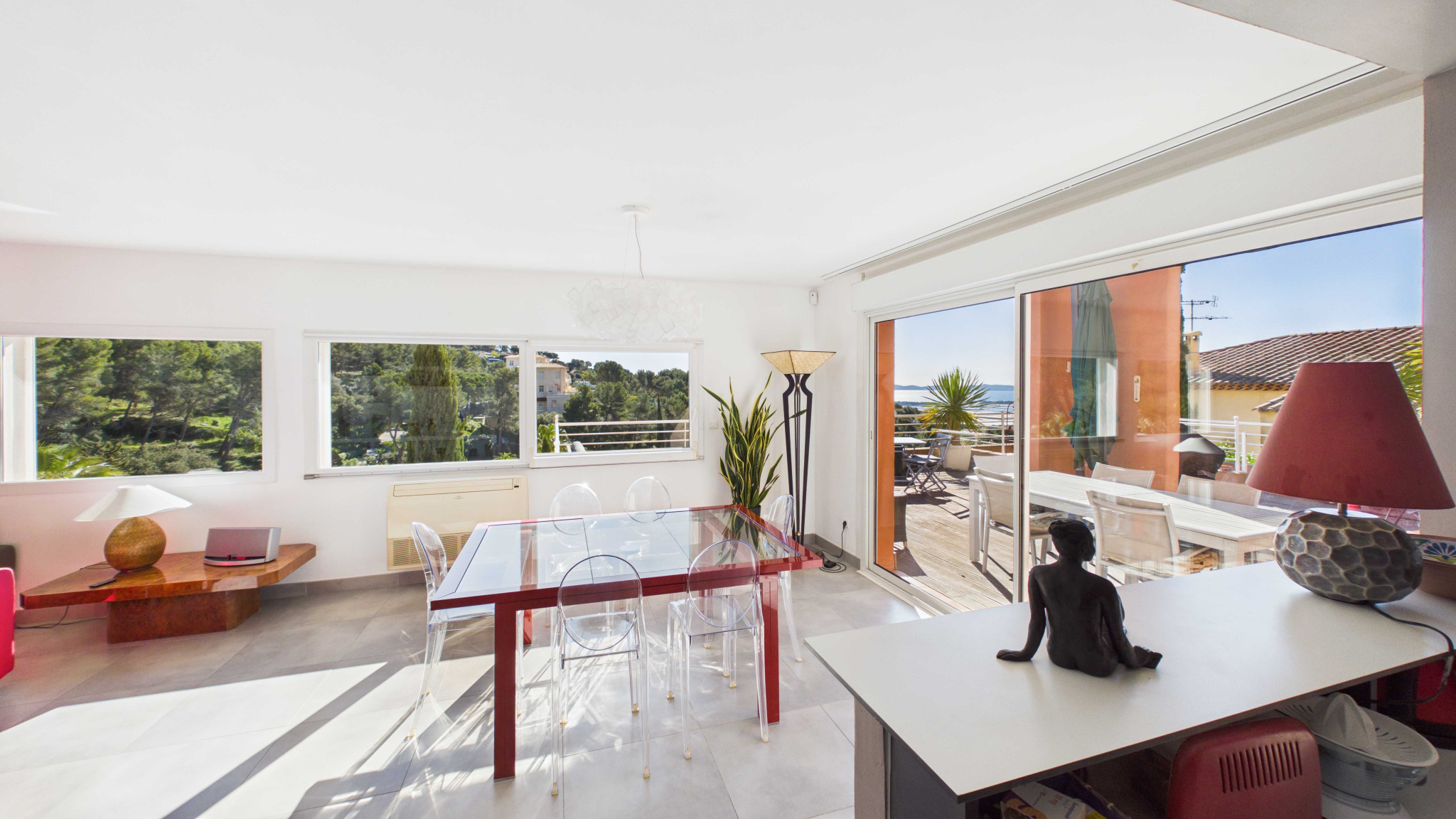 Maison-Villa - Hy�res 83400