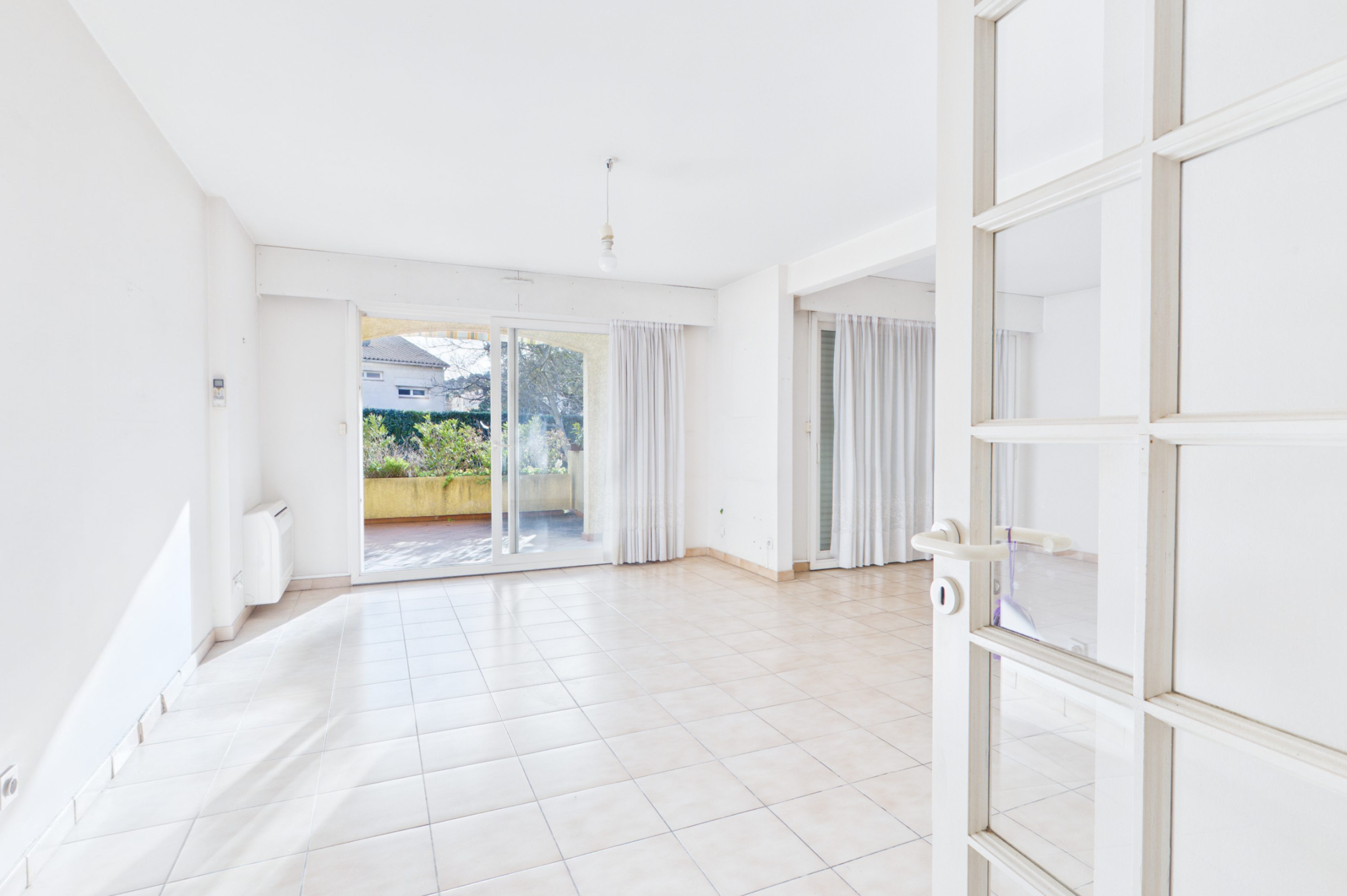 Apartment - Hy�res 83400