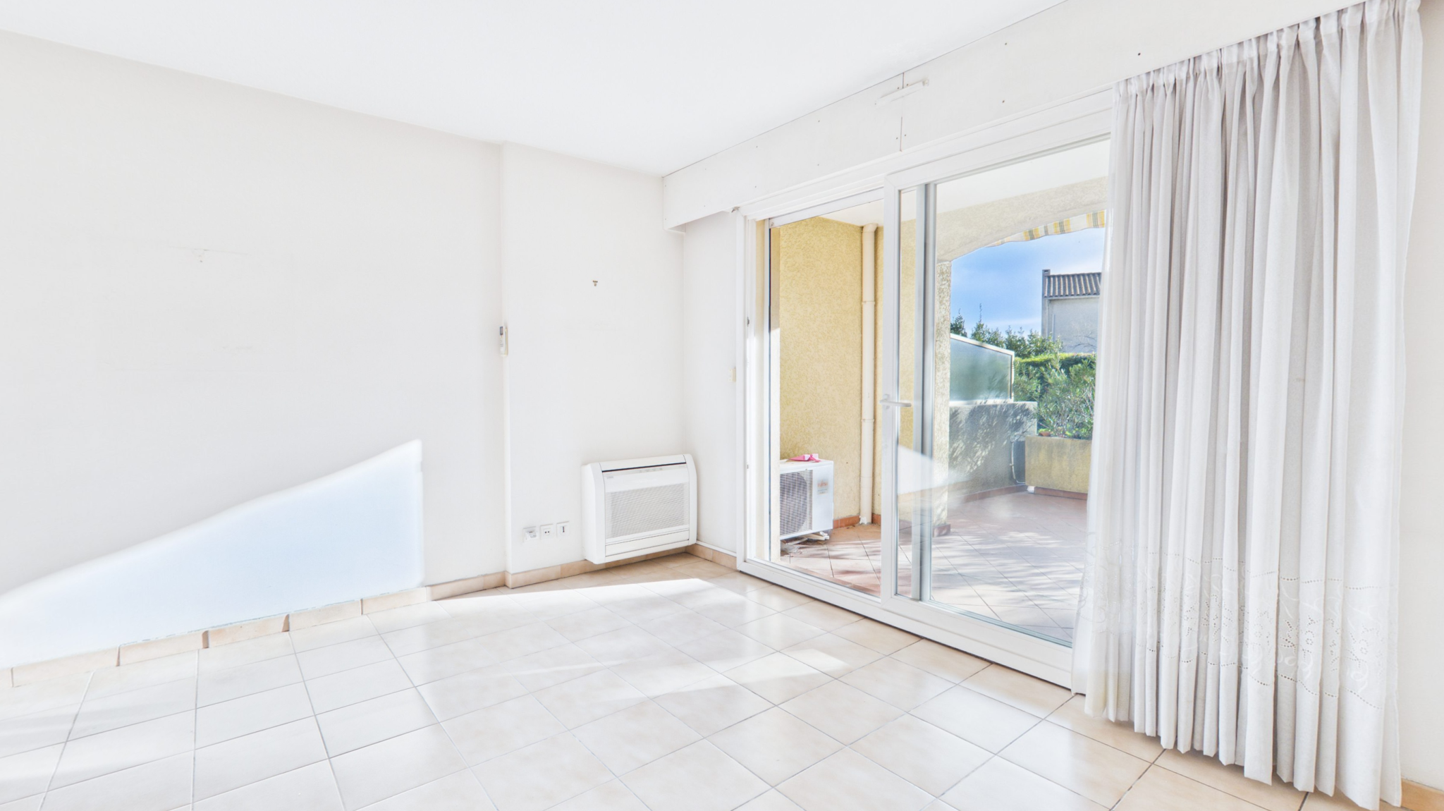 Apartment - Hy�res 83400