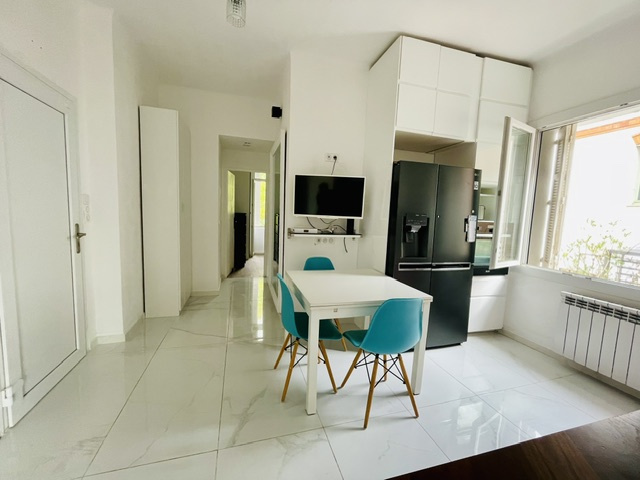 Location Appartement Hy�res