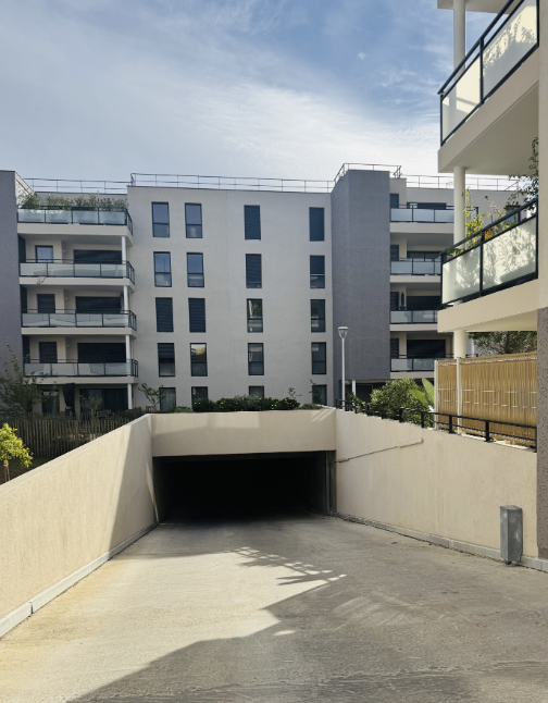 Location Maison-Villa Hy�res