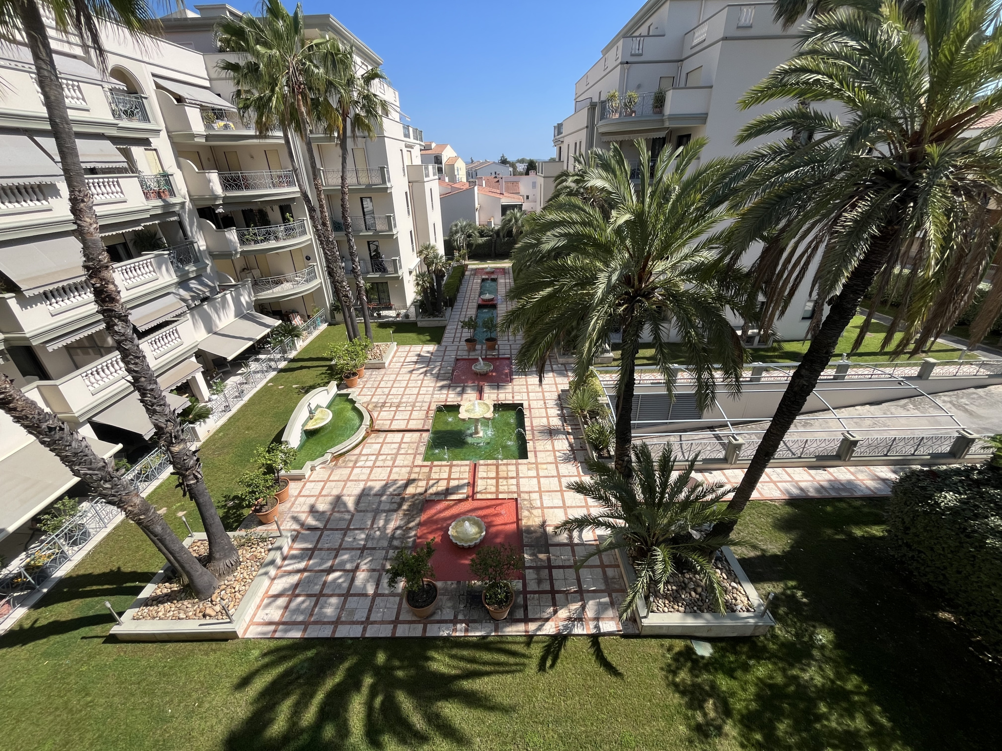 Location Appartement Hy�res